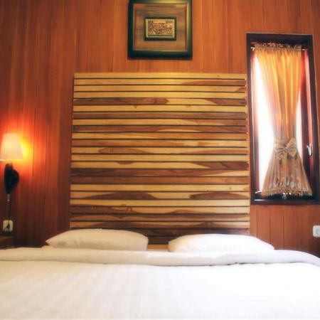 Puri Minggiran Guesthouse Yogya Γιογκιακάρτα Εξωτερικό φωτογραφία