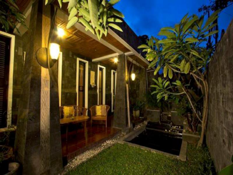Puri Minggiran Guesthouse Yogya Γιογκιακάρτα Εξωτερικό φωτογραφία