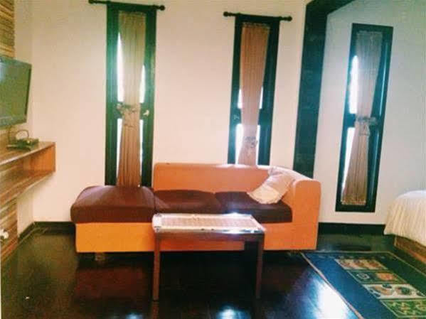 Puri Minggiran Guesthouse Yogya Γιογκιακάρτα Εξωτερικό φωτογραφία
