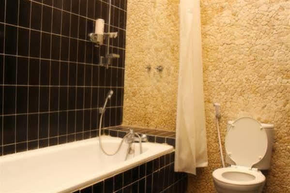 Puri Minggiran Guesthouse Yogya Γιογκιακάρτα Εξωτερικό φωτογραφία